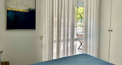 N276 - Numana, Spiaggiola beach front apartment