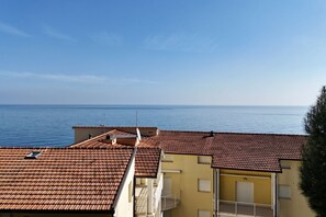 Exterior - N276 - Numana, Spiaggiola beach front apartment (Numana)