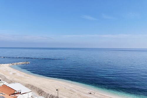N276 - Numana, Spiaggiola beach front apartment