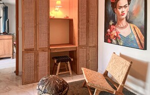 Interior - Gorgeous home in Mouries (Mouries)