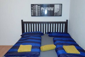 1 bedroom, WiFi, bed sheets