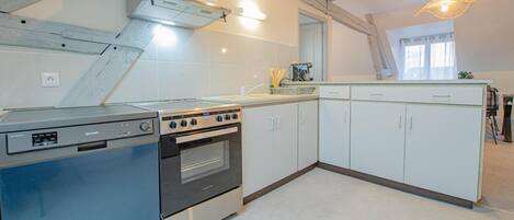 Microwave, dishwasher, highchair