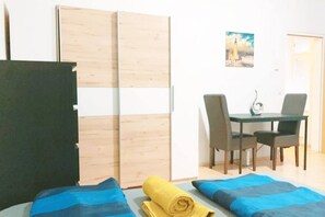 Interior - Central 1BR Apt Near Danube River (Wien)