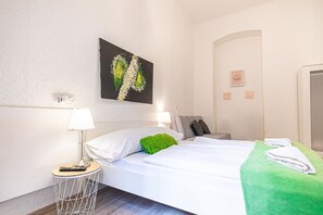 1 bedroom, WiFi, bed sheets