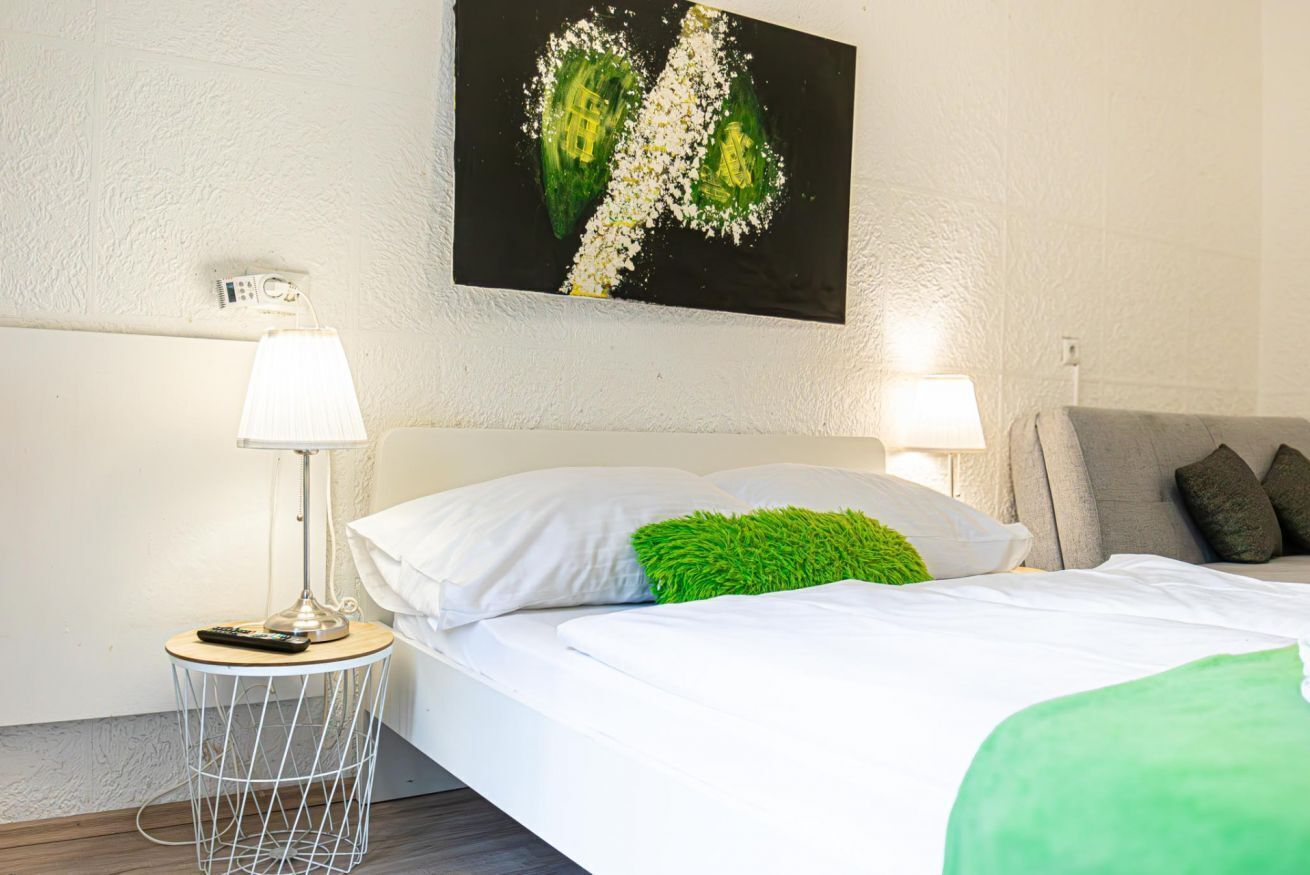 1 habitación, tabla de planchar con plancha, wifi y ropa de cama 