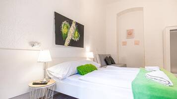 1 bedroom, WiFi, bed sheets