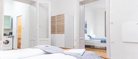 2 chambres, bureau, Wi-Fi, literie fournie