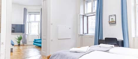 2 slaapkamers, een bureau, wifi, beddengoed