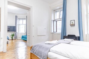2 Schlafzimmer, Schreibtisch, WLAN, Bettwäsche