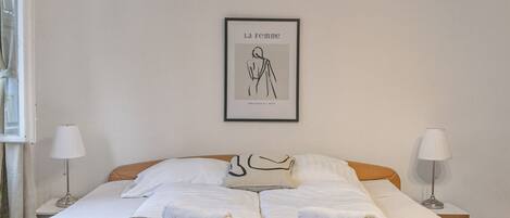 2 عدّة غرف نوم وواي فاي وملاءات أسرّة