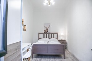 2 habitaciones, escritorio, wifi y ropa de cama