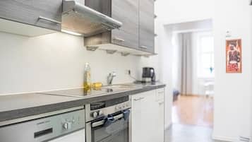 Horno, placa de cocina, lavavajillas y tostadora