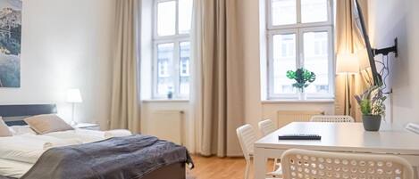 2 habitaciones, escritorio, wifi y ropa de cama