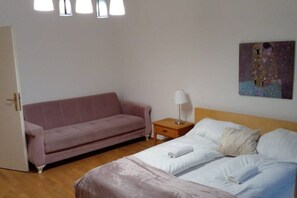 2 多间卧室、WiFi、床单