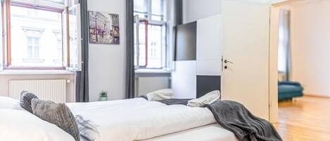 3 chambres, bureau, Wi-Fi, draps fournis