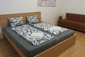 2 bedrooms, WiFi, bed sheets