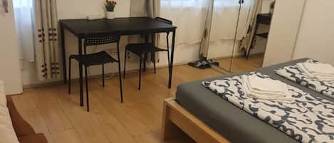 2 bedrooms, WiFi, bed sheets