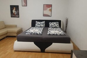 1 bedroom, WiFi, bed sheets