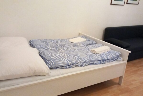 1 bedroom, WiFi, bed sheets