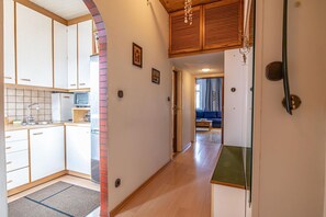 Interior - Vienna's Finest: Spacious Apt. w/2+1 Configuration (Vienna)