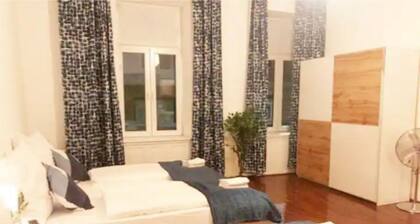Elegant Haven: Stylish and Spacious 3BR Apartment