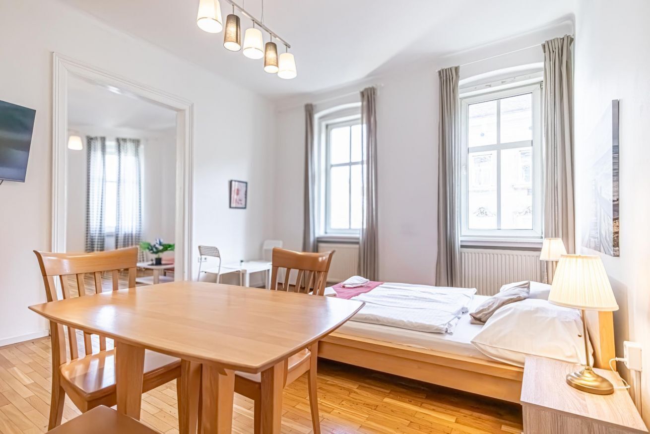 2 chambres, fer et planche à repasser, Wi-Fi, draps fournis
