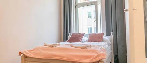 2 bedrooms, WiFi, bed sheets