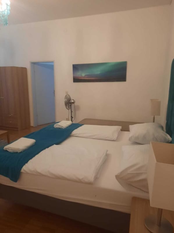 2 bedrooms, WiFi, bed sheets