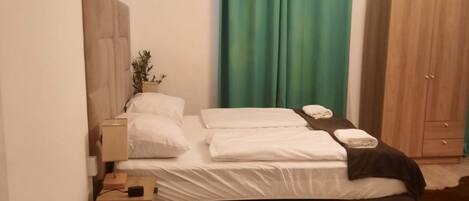 1 bedroom, iron/ironing board, WiFi, bed sheets