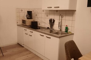 Microwave, oven, stovetop, coffee/tea maker