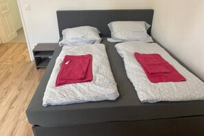 4 bedrooms, WiFi, bed sheets