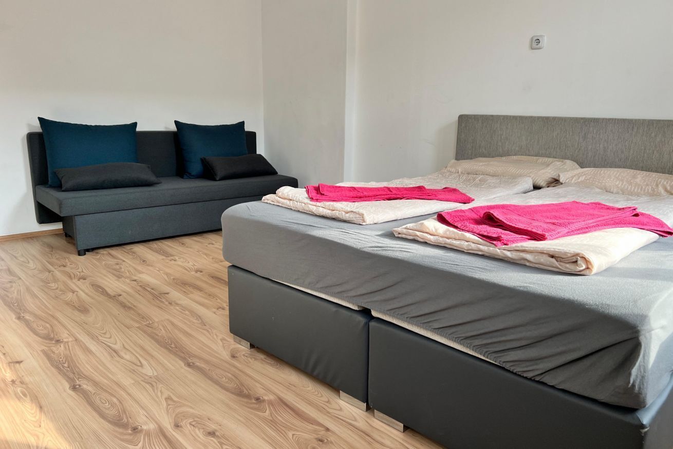 4 chambres, fer et planche à repasser, Wi-Fi, draps fournis