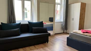 4 bedrooms, iron/ironing board, WiFi, bed sheets