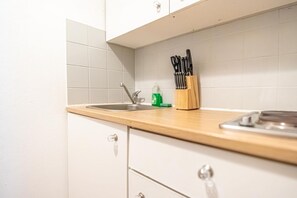Microwave, oven, stovetop, coffee/tea maker