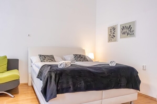 2 bedrooms, WiFi, bed sheets