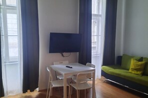 Smart TV - Comfortable 2BR Apt. Central and Well Connected (Wien)