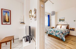 1 chambre, fer et planche à repasser, lit parapluie, Wi-Fi gratuit