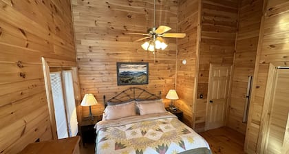 Bear Up the Creek: Located on a serene creek in the heart of the Smoky Mountains