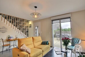 Fernseher, Stereoanlage