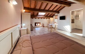4 dormitoris, un bressol de viatge, wifi gratuïta i roba de llit 