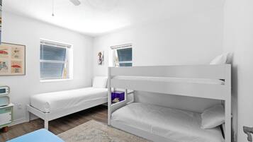 3 bedrooms, iron/ironing board, free WiFi, bed sheets