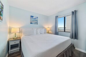 1 slaapkamer, een strijkplank/strijkijzer, gratis wifi, beddengoed