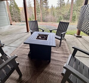 Terrace/patio - Spacious 1-bedroom pet-friendly apartment in brilliant Nevada City (Nevada City)