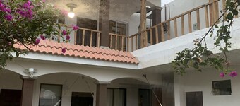 Spacious house 
15 people
8 minutes for Antigua Guatemala
Nice and Cozy