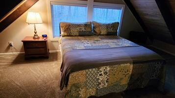 3 bedrooms, desk, iron/ironing board, free WiFi