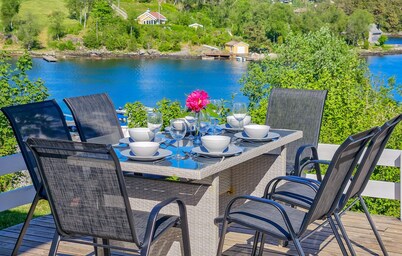 Cozy apartment in Sveio with kitchen