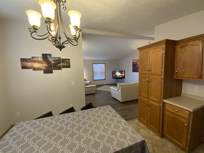 Interior - 22 Cherry Lane SE Suite C 2 Bedroom 1 Bath Sleeps 10, Main Floor, Three Hills (Three Hills)