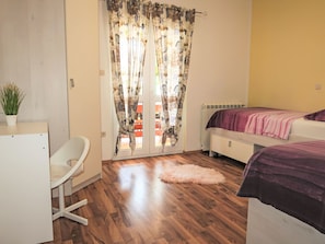 2 bedrooms, Internet