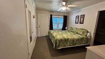 4 bedrooms, free WiFi, bed sheets