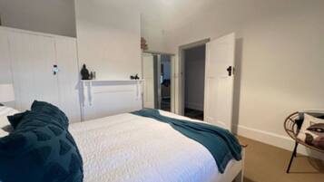 2 camere, ferro/asse da stiro, Wi-Fi gratuito, lenzuola